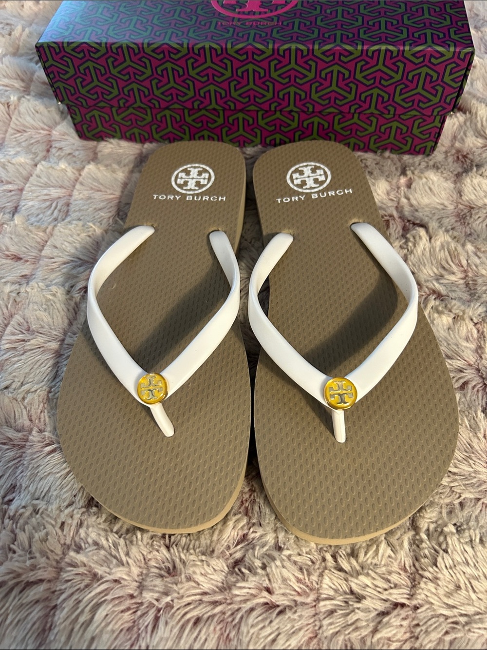 Tory Burch White Strap Taupe Footbed Flip Flop Sandals with Gold Logo size 8